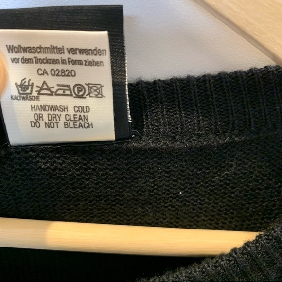 Vintage Mondi Red Sequined Black Wool Blend Art To Wear Batwing Sweater US8 EU38 - Picture 8 of 9